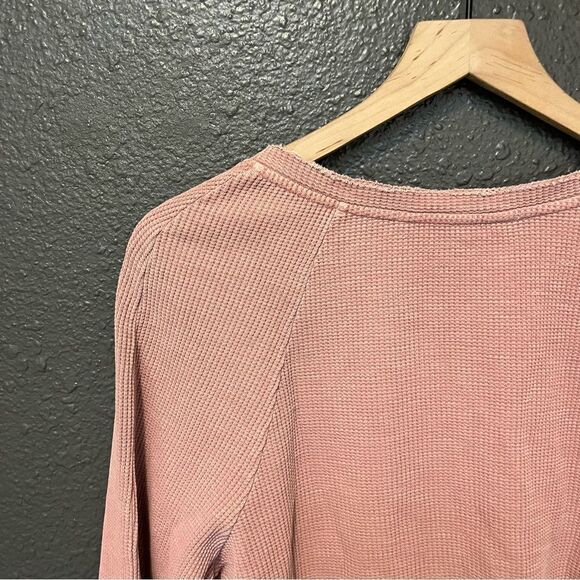 Tularosa Revolve Green The Vista Henley in Rose Medium - Picture 6 of 13